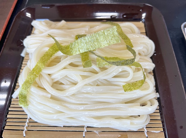 石川県のご当地うどん 小松うどん 味の中石名代めん塾