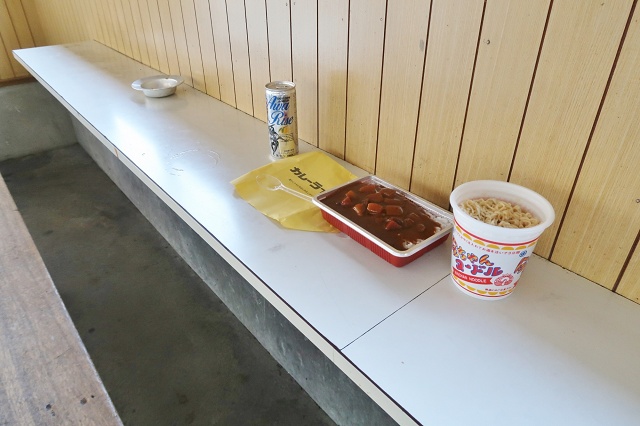 徳島県 コインスナック御所 金ちゃんラーメンとボンカレー