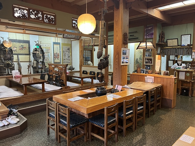 富士見茶屋いろり 山名県山梨市 店内