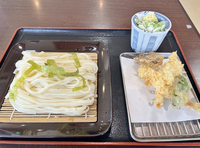 石川県のご当地うどん 小松うどん 味の中石名代めん塾