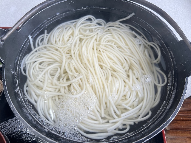 長崎県のご当地うどん 五島うどん 竹酔亭の地獄炊きうどん