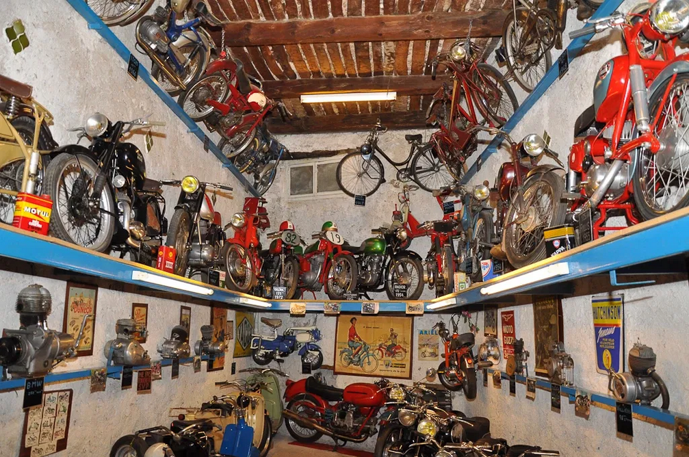 Musée de la moto à Entrevaux