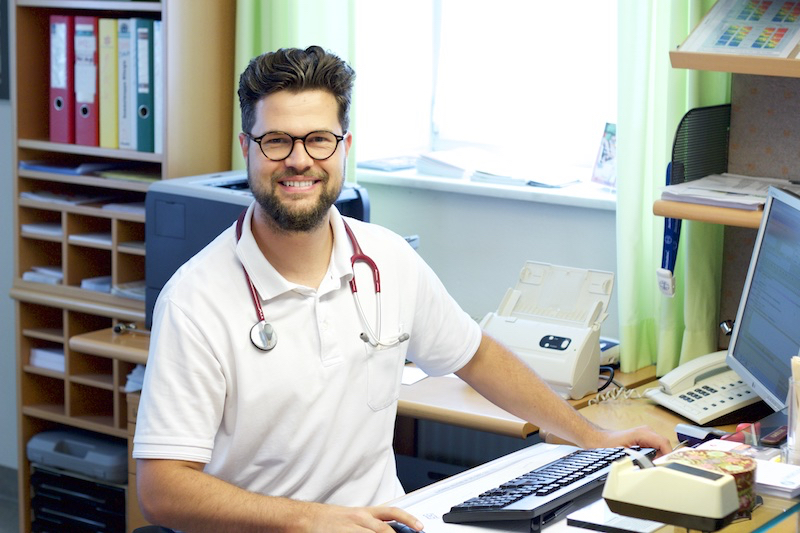 WILLKOMMEN IN DER HAUSARZTPRAXIS DR. LEHMANN Ordination Dr. Robert