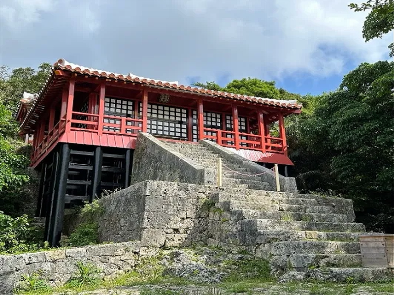拝みの文化と神社～沖縄で琉球八社をめぐる旅（後編）
