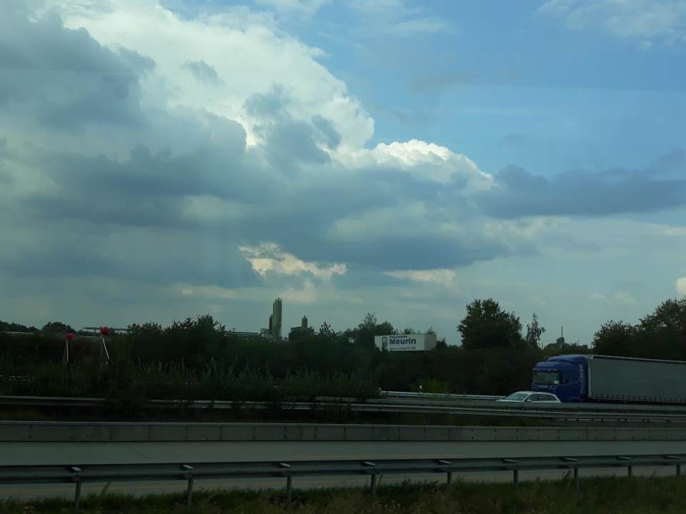 Schönes Wolkengebilde bei der Autobahnfahrt!