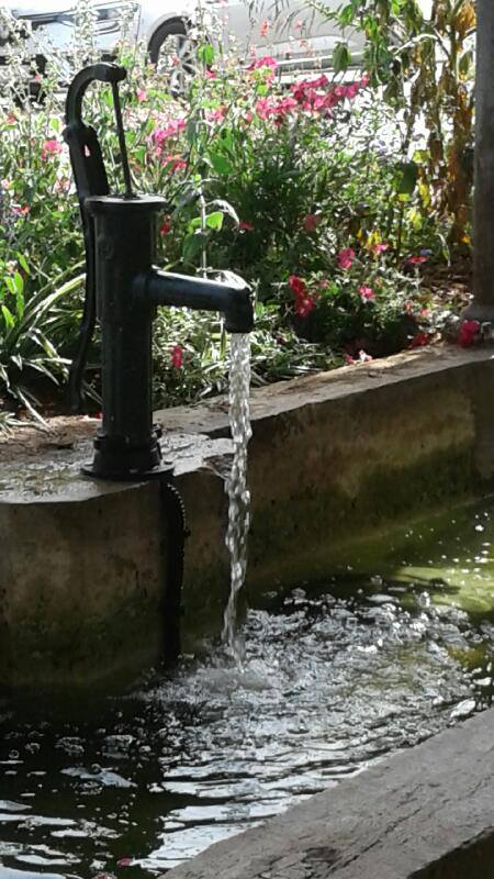 Mise en place d'un système de pompe dans une fontaine 