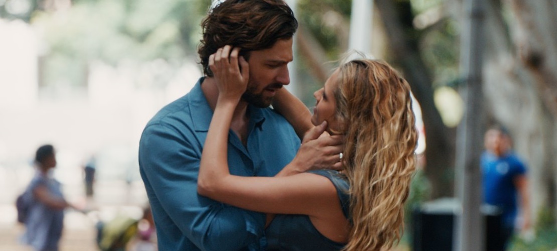 Les Tactiques De L Amour Film B.-A. (V.O.) : "2:22" avec Teresa Palmer et Michiel Huisman. - Films de
