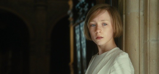 Briony (Saoirse Ronan) dans "Reviens-moi".