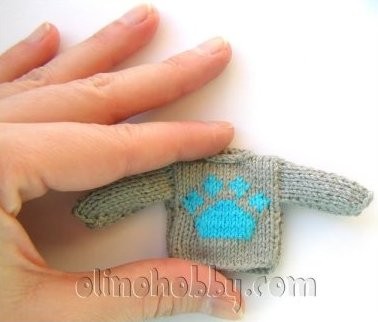 Miniature knitted sweater