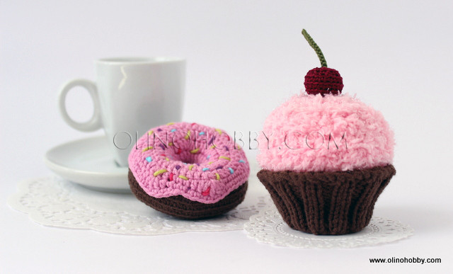 Crochet donuts and cake