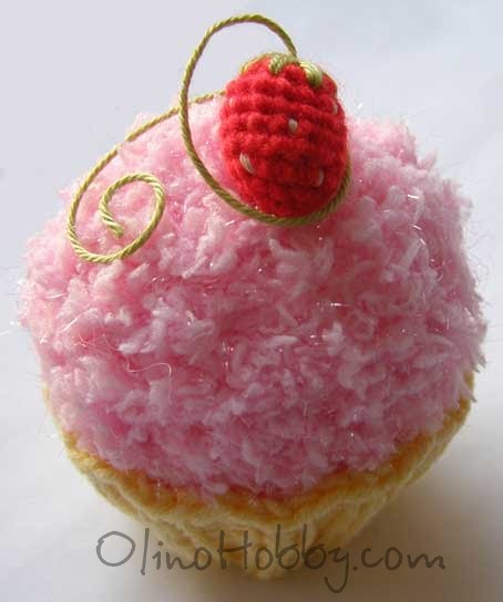 knitted cakes
