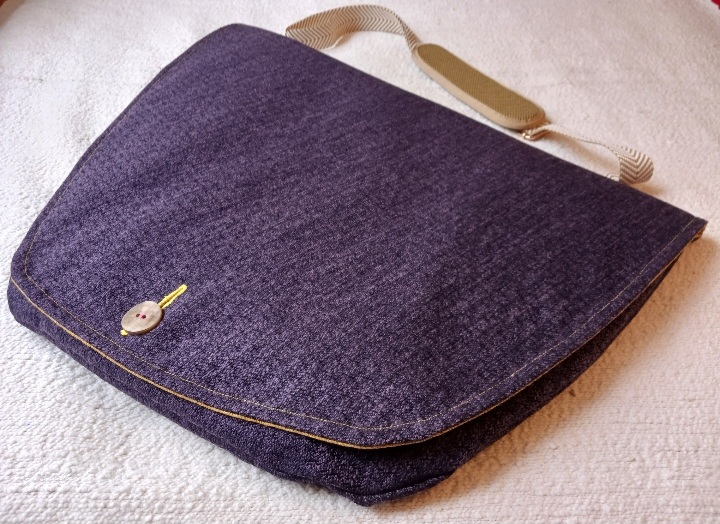 Hands-free, side-carry transport bag, colors are object of availability 