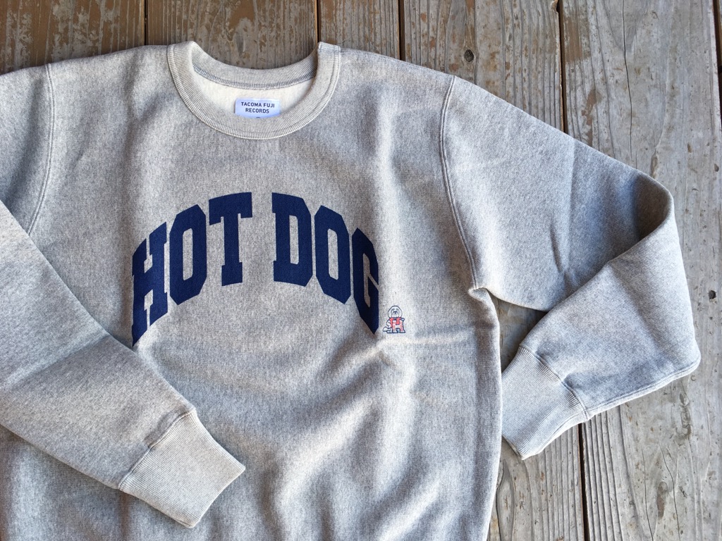 HOT DOG COLLEGE LOGO SWEATSHIRT designed by Shuntaro HOT DOG COLLEGE LOGO SWEATSHIRT designed by Shuntaro