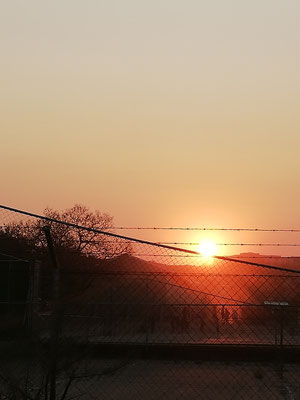 Sonnenaufgang an der Schule