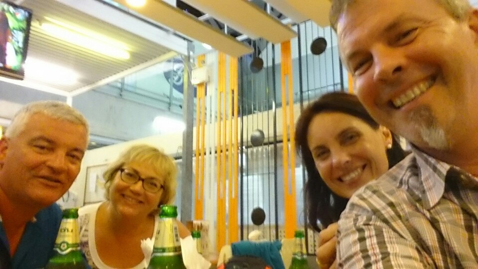 ..... ein letztes mal lecker Essen am Flughafen - wir werden es voll vermissen 😢....