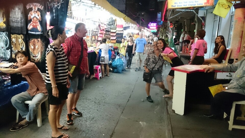 Ins Nachtleben von Bangkok...oh man oh man...