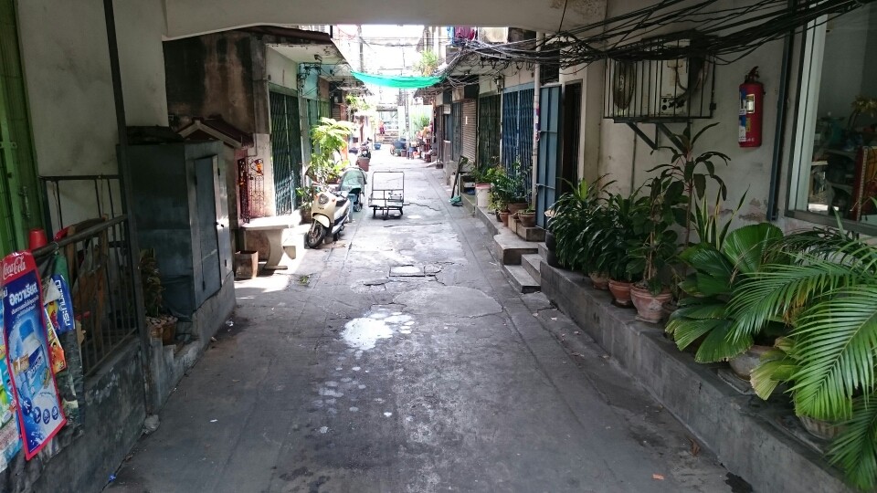 ...wieder durch verschlungene Pfade....