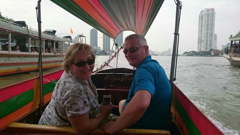 05.11.2015: Auf gehts mit dem Longboat auf eine Klongtour