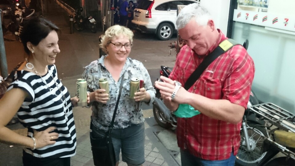 ...und es gab von Maria und Jo die lang ersehnte Rolex aus der Plastiktüte, wir hatten leider die Orginalverpackung auf der Reise verloren 😉