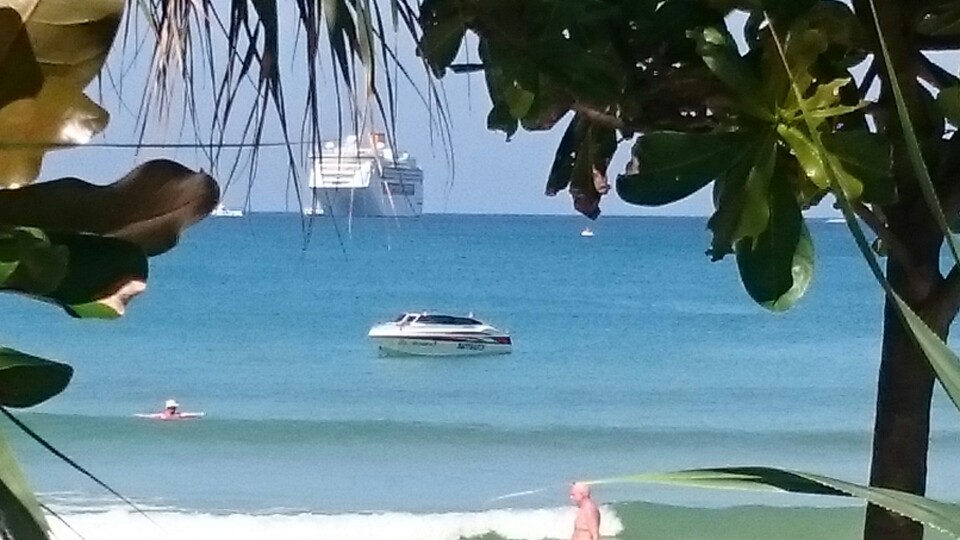 17.11.2015: Gestern hatte ich abend leider vergessen meine Kamera mit zu nehmen....war besser so😱....aber welche Überraschung als wir heute morgen aufgestanden sind und unser Gärtner unsere Yacht vorgefahren hatte😀...