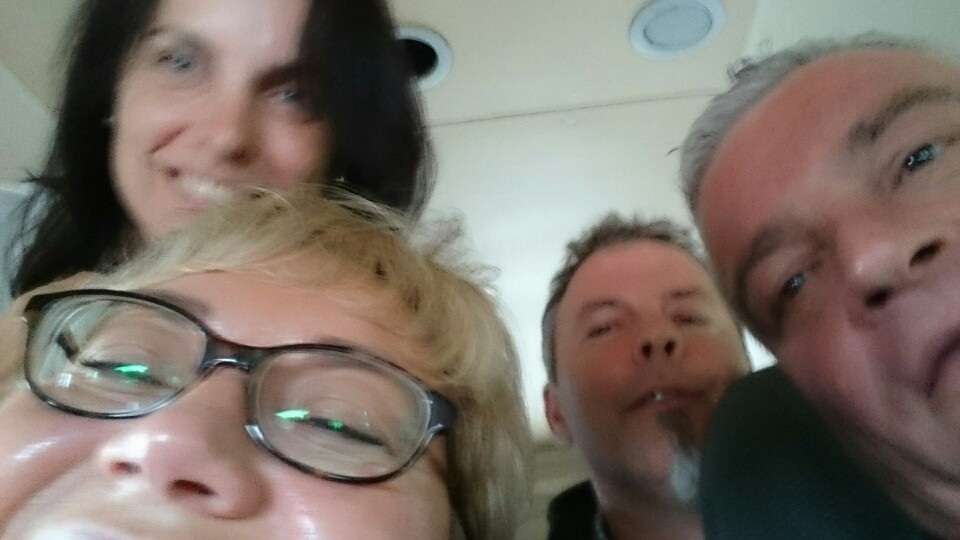 ...wieder rein in den Bus...