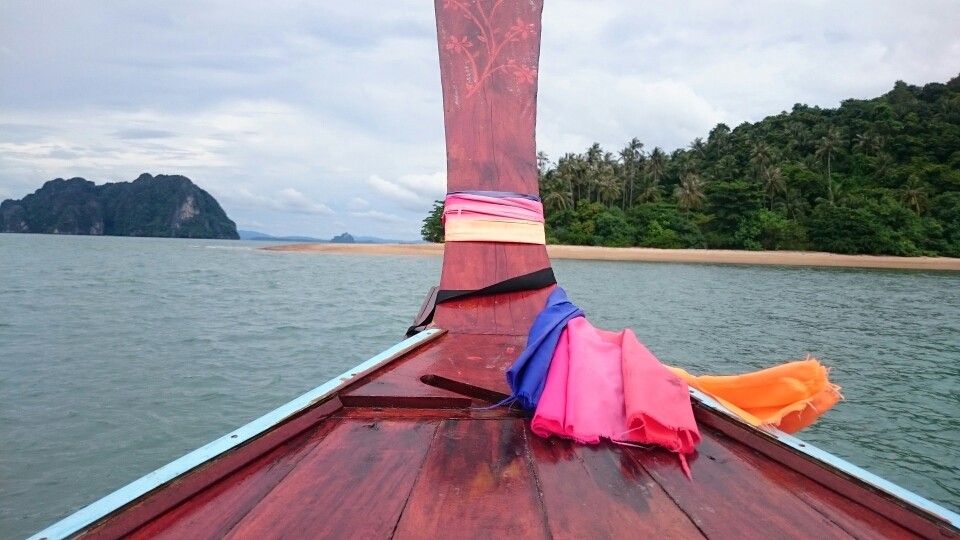 ...zwischen den Inseln hindurch...