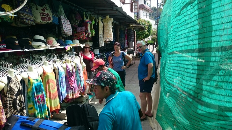 ....also zurück zum Hotel Papaya Resort...