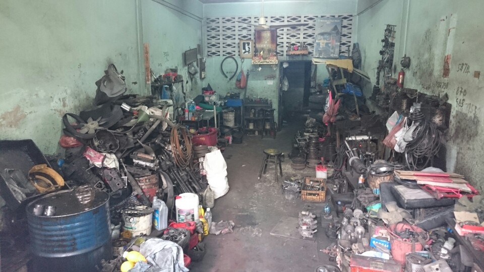 ...Werkstätten für Tuktuks....