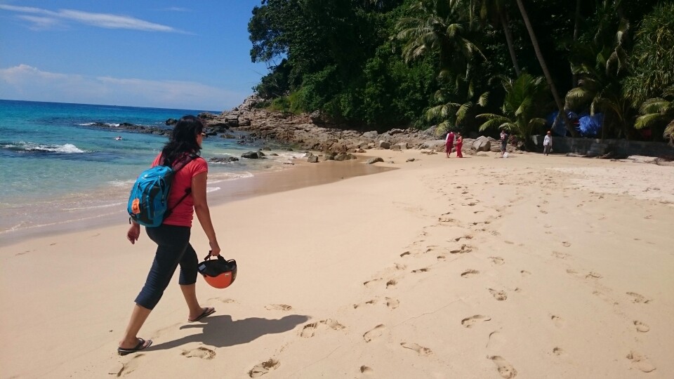 ...fast einsamen Buchten vorbei....