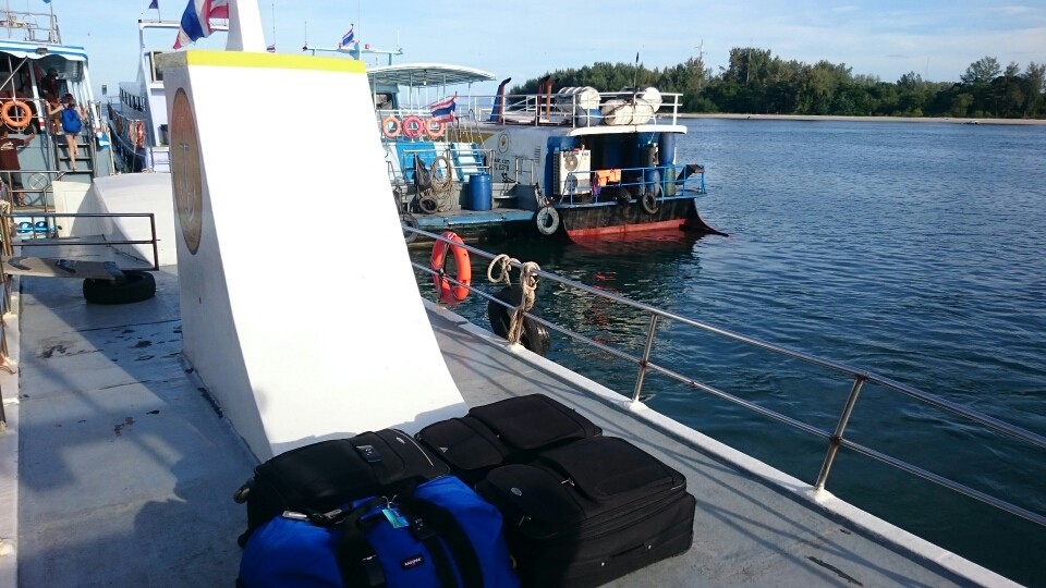 12.11.2015: Heute geht es mit dem Boot auf Kho Phi Phi...