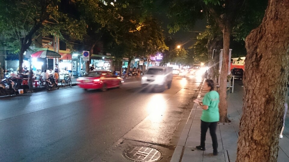 Eines der letzten Abenteuer: wie überqueren wir die Strasse?