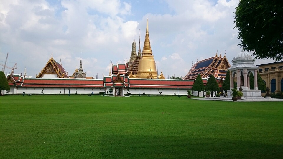 ...und schon waren wir im Hor Rajkorn Manusorn der den Smaragt Budda beherbergt.... 