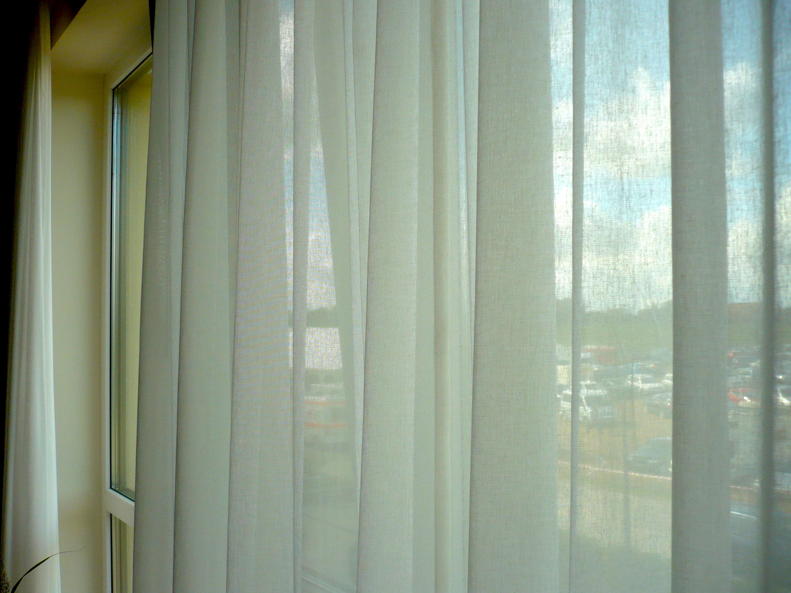 Sommerkleider für das Fenster