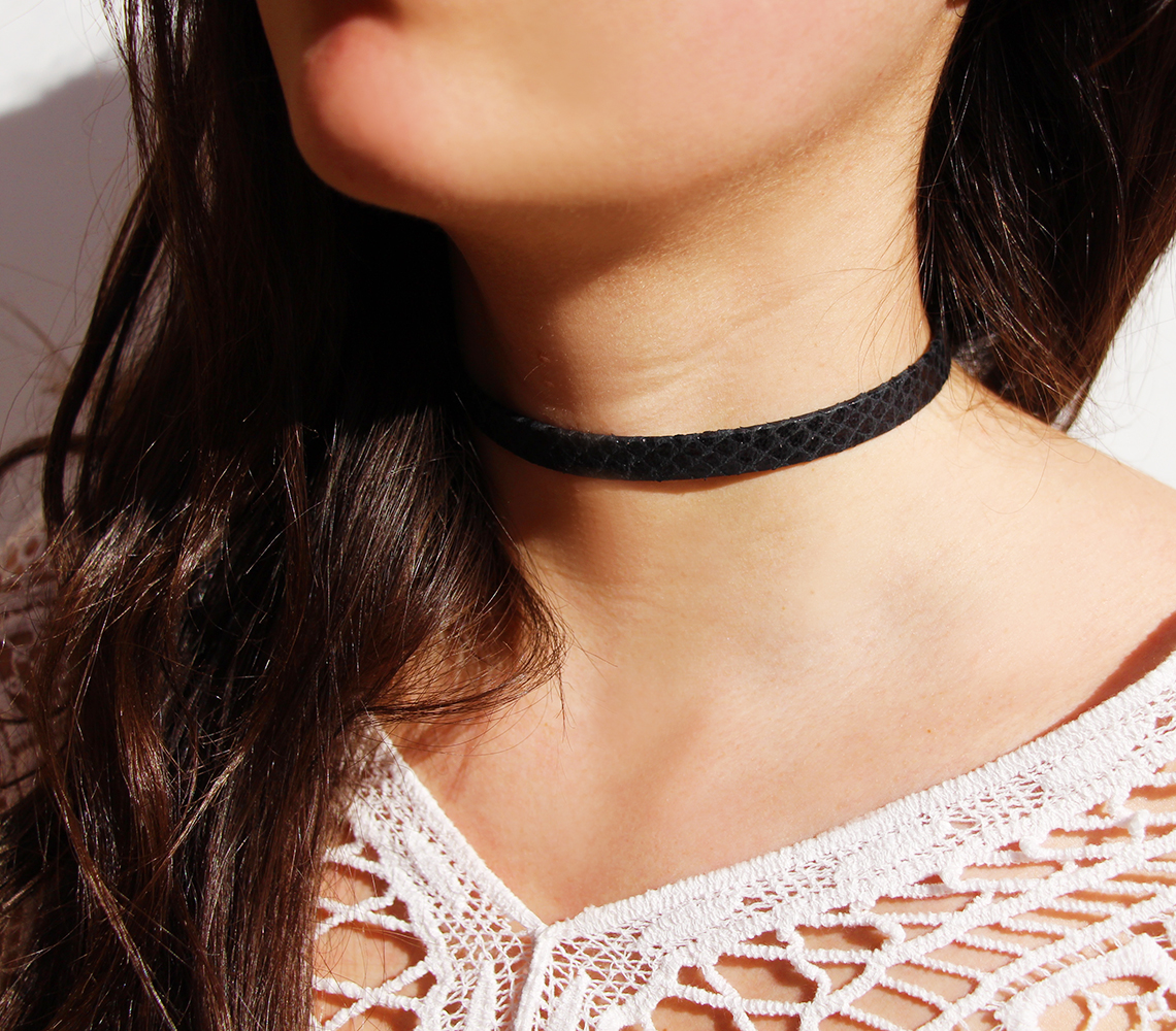 Collier Noir Ras Du Cou Signification Collier ras du cou cuir noir peau de serpent 10 mm - Sarayana