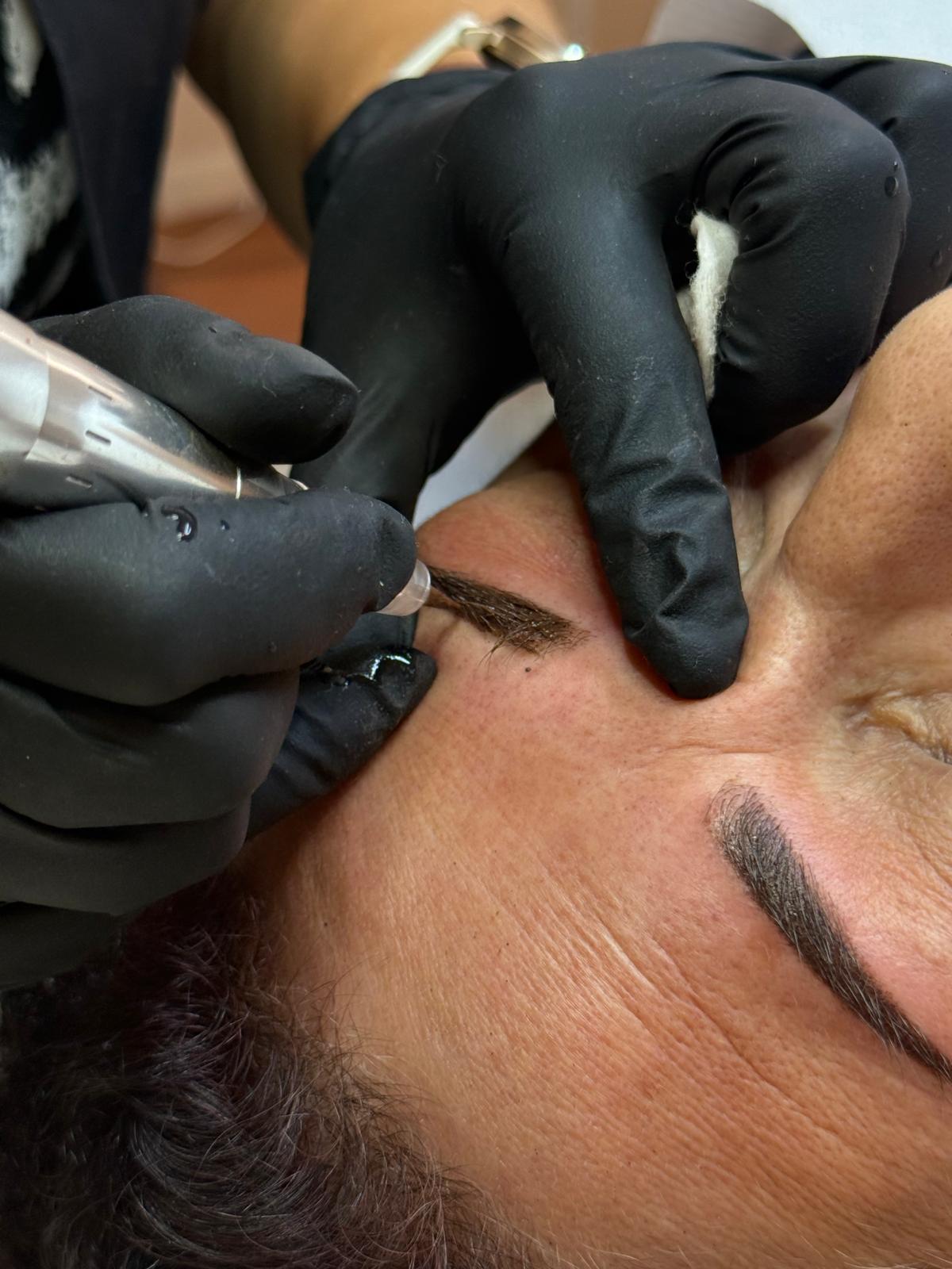 Haarentfernung Wimpernlifting Gesichtsbehandlung Antiaging needling GreenPeel Microdermabrasion LPG Endermologie Akne Gesichtsbehandlung Sofrischweiz Aknebehandlung Fusspflege Farblichttherapie kosmetik Gesichtsbehandlung kosmetikbedarf Akne LPG Lymphomat