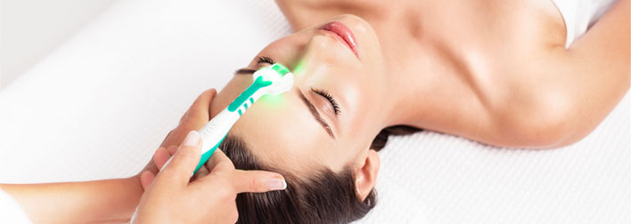 PermanentMakeUp Haarentfernung Wimpernlifting Akne Sofri LPG Gesichtsbehandlung Antiaging Needling Wimpernkranzverstärkung Microdermabrasion Akne Hauterneuerung LPGEndermologie Sofri Sofri Akne Lifting Gesichtsbehandlung LPG Farblichttherapie Lifting Akne