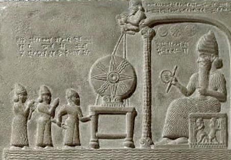 ... und dort kommt es her: die Sonnenscheibe des assyrischen Sonnengottes Shamash