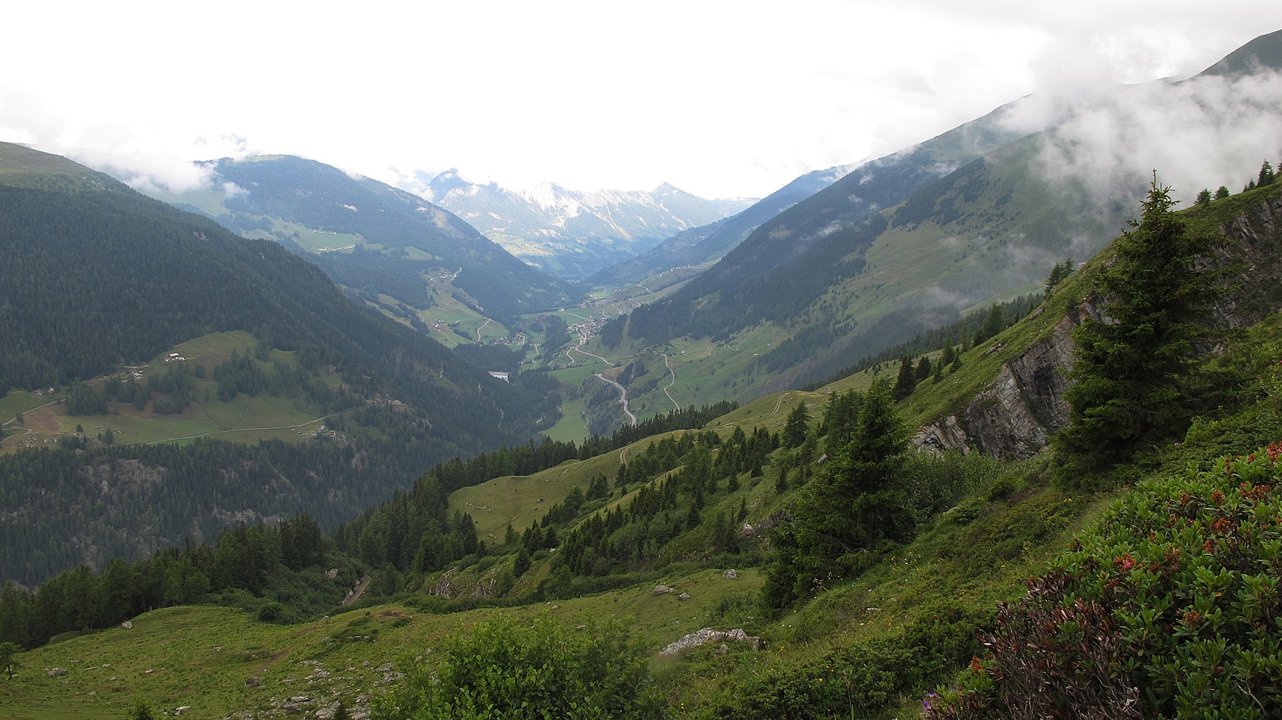 von Challand Blick talauswärts Richtung Catogne