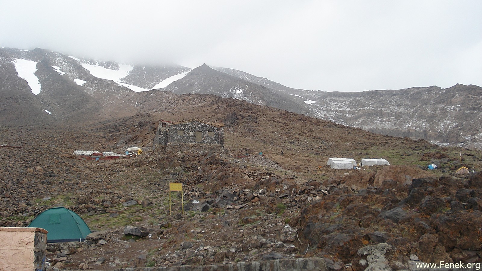 das Zeltlager auf 4'100m - die Hütte war im Bau und geschlossen