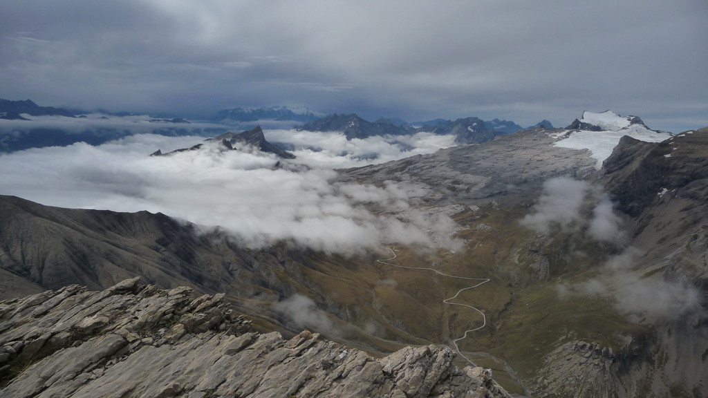 Blick ins Wallis - unten Sanetschpass