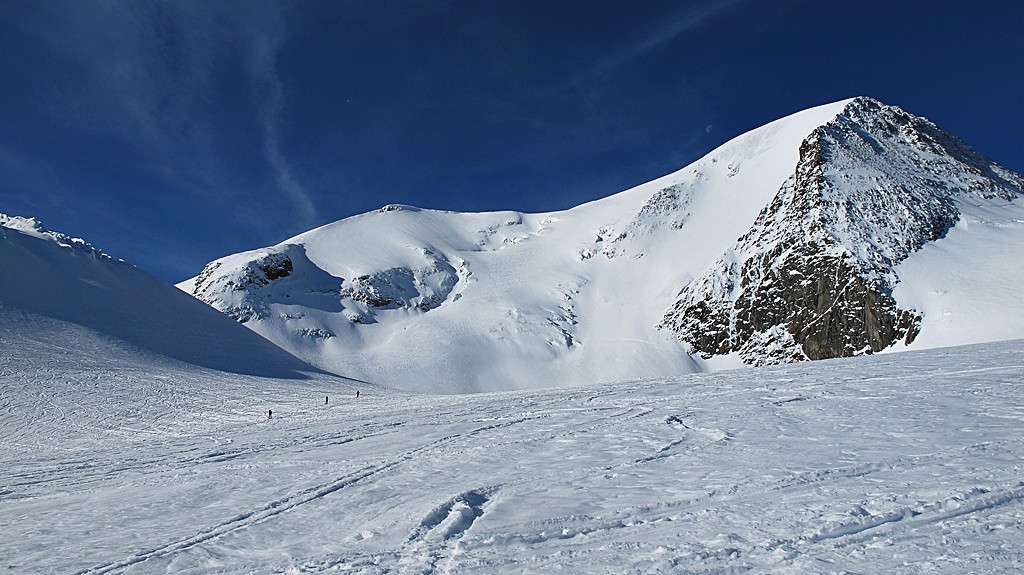das Gwächtenhorn vor uns