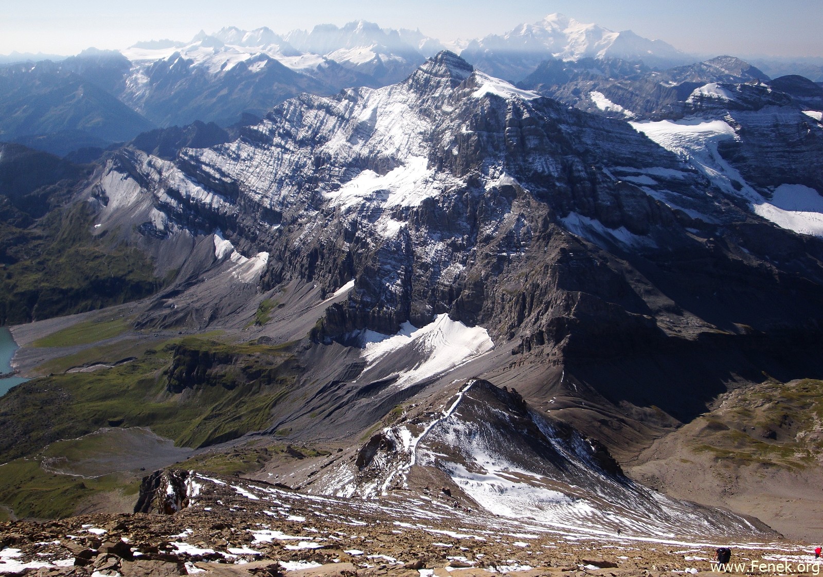 Tiefblick vom Gipfel