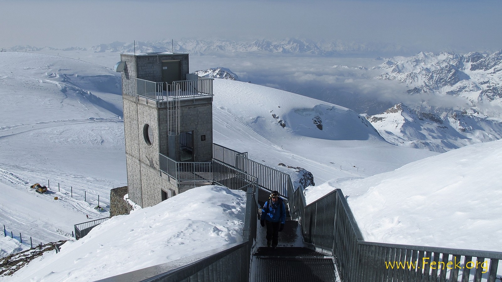 Treppe zur Terrasse Klein Matterhorn