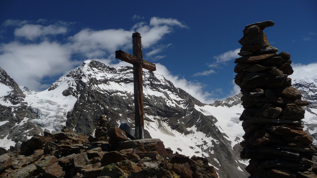 Gipfelkreuz vor Lagginhorn....