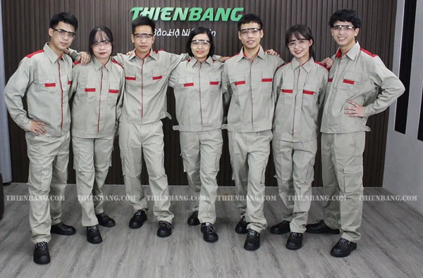 Xưởng May Đồng Phục Bảo Hộ Lao Động Số Lượng Lớn – Giải Pháp Tối Ưu Cho Chủ  Thầu - Thiên Bằng