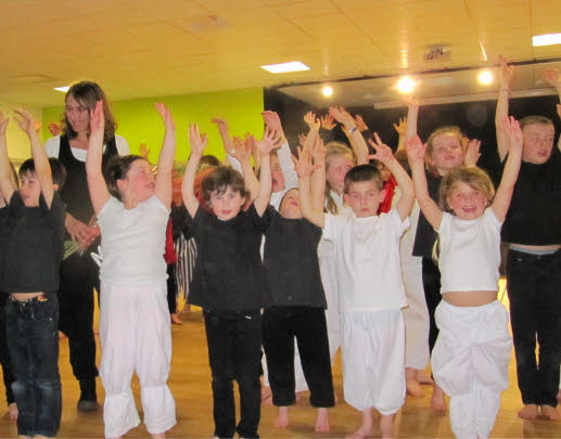 À tour de rôle, les élèves de l'école communale ont dansé devant leurs parents sur des chorégraphies d'Hélène Le Page. 