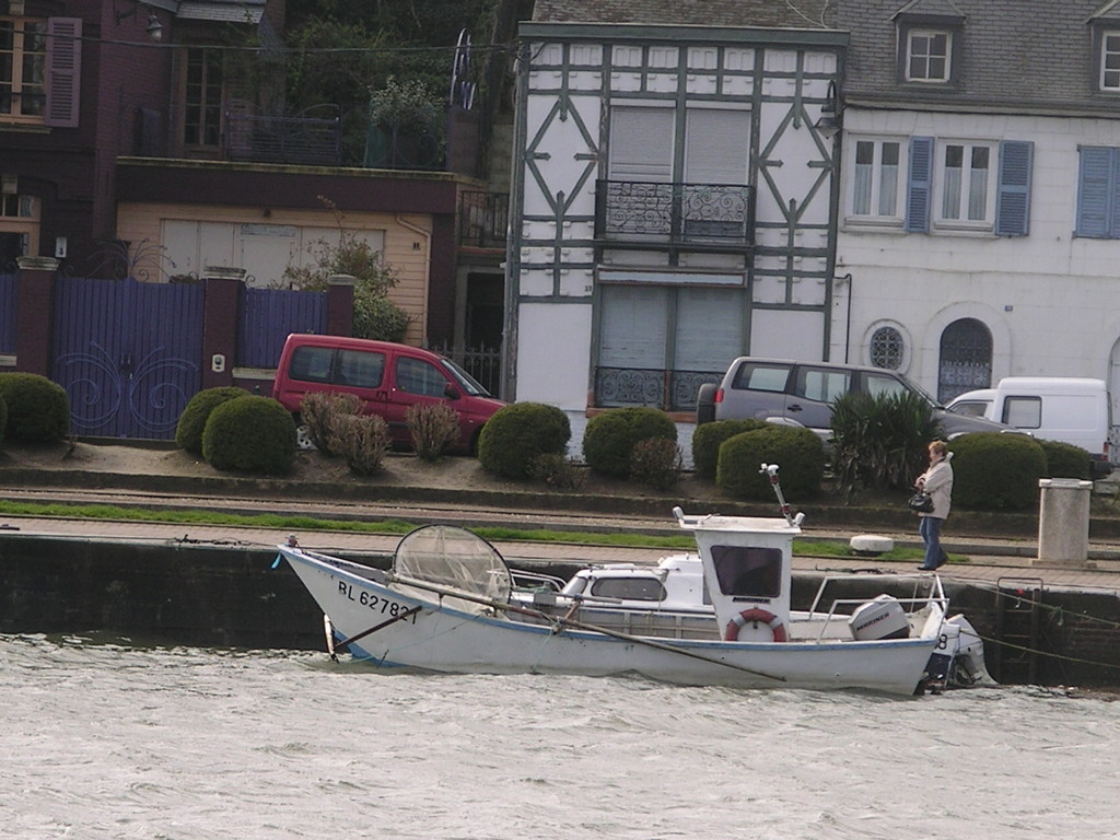Bateau de pêche à la civelle (jeune anguille)