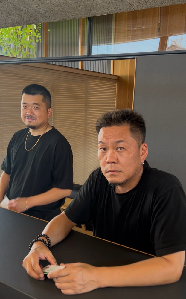 また撮ってるって顔の２人😁