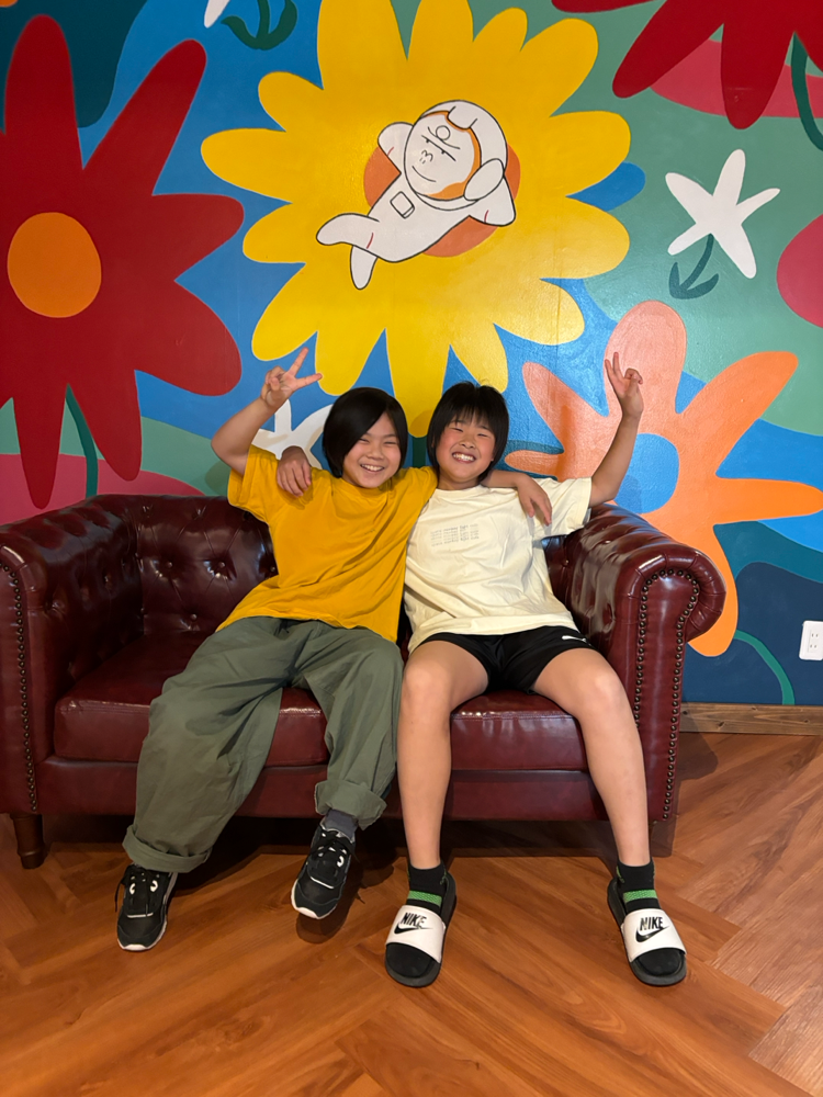 ドアを開けたらスペモン君と記念写真を😆