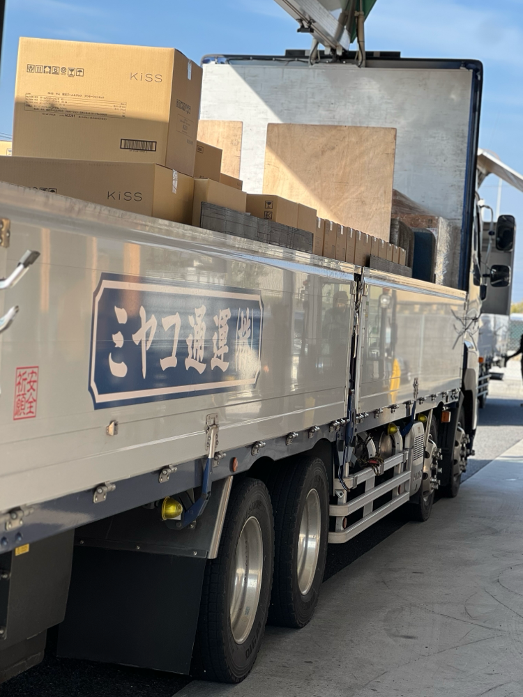 中継品を持ってきてくれました🚚
